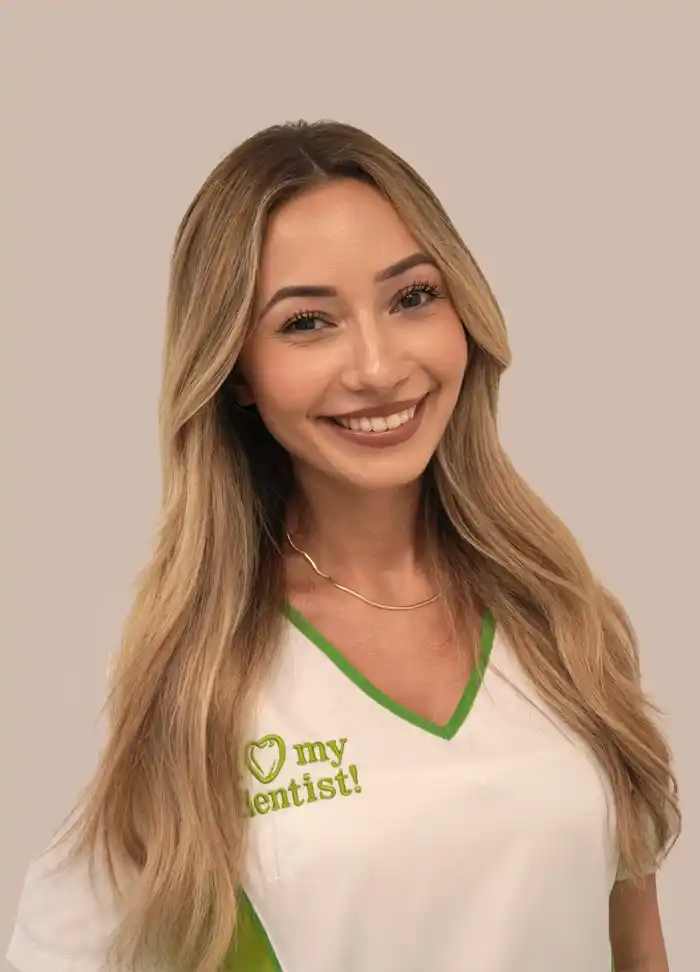 Zahnmedizinische Fachangestellte Cansu Tjemalioglu